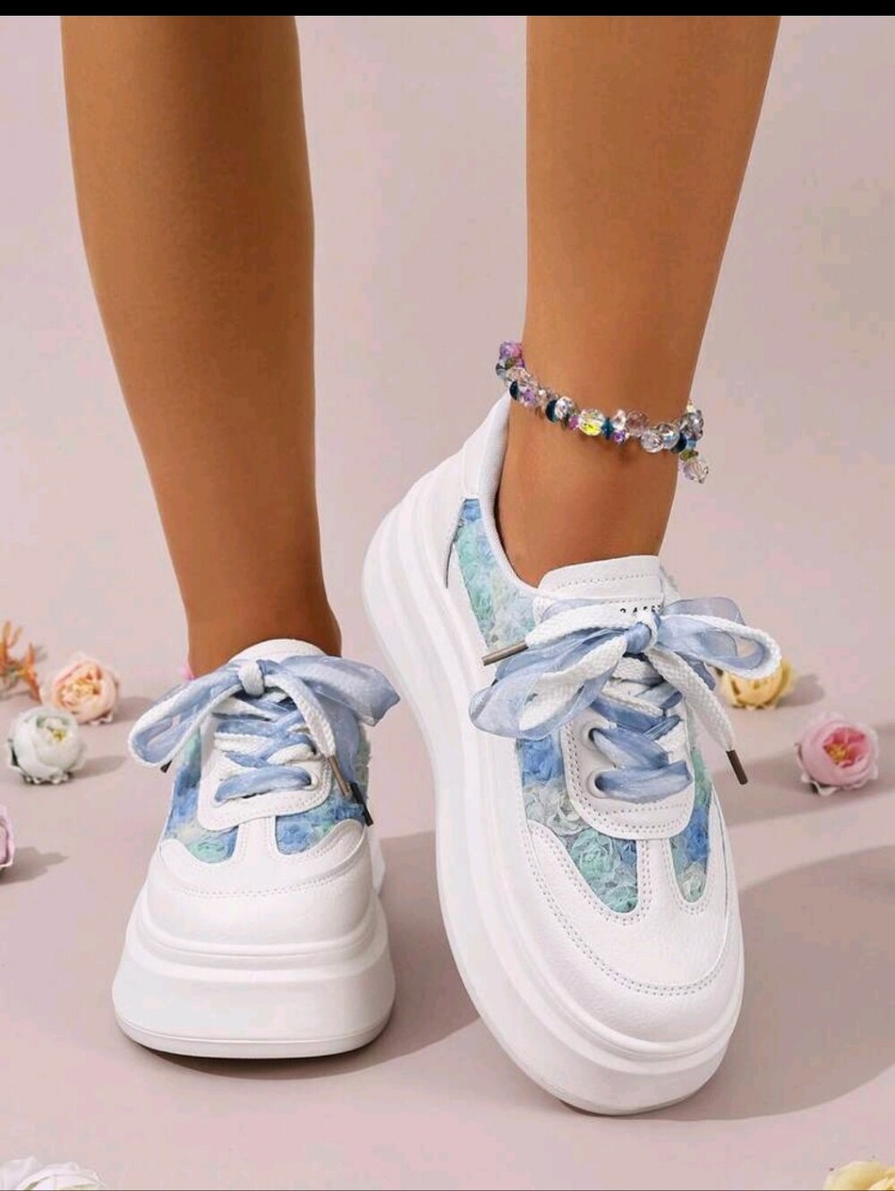 **WHITE PLATFORM SNEAKERS WHIT BLUE FLORAL ACCENTS**🩵🤍👟👟🩵🤍🤍💲💲💲💲💲💲